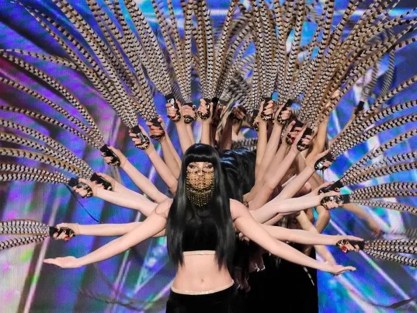 Lebanese dance group Mayyas hypnotize “America’s Got Talent” and receive a golden buzzer. DON’T MISS WATCHING IT! — TREMG